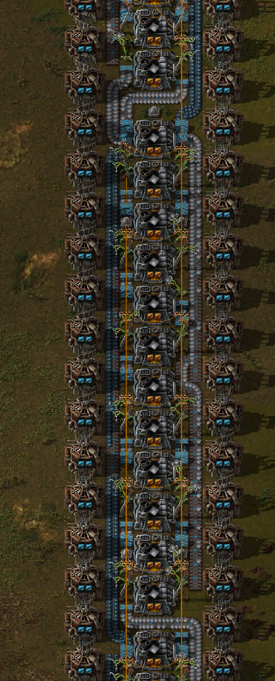 Middle part of the 3 blue belt smelter array with modules and beacons